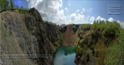 Steinbruchsee des abgerissenen Basaltwerks Stangenroth