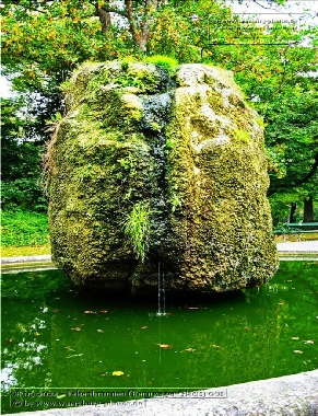 Felsenbrunnen im Ringpark