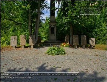 Gedenkstaetten und Kriegsgraeber