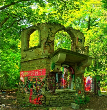 Lost Place - Ruine eines Jugendstil-Gartenhauses