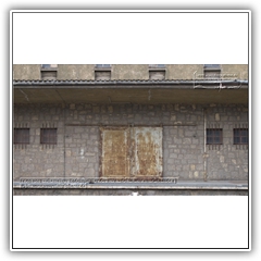 24.03.2013 - ehemaliger Bodenspeicher der HVA - Schiebetor am Gebaeude 4