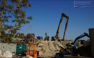 Das RKW Sued wurde 2015 aufgegeben und war seitdem ein Lost Place. Seit Maerz 2025 wird das Werk abgerissen. Das erste Silogebaeude und das Zwischengebaeude sind schon abgerissen.