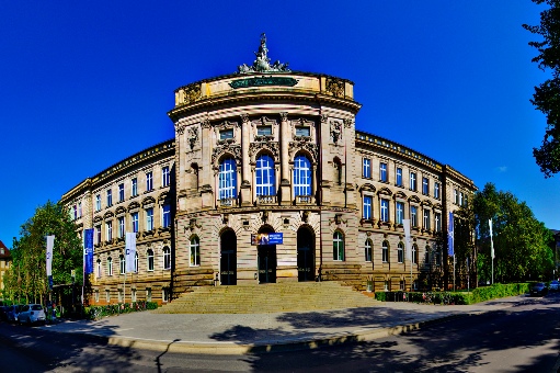 Neue Uni am Sanderring, auch Sanderuni genannt