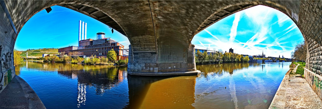 Aufnahme unter der Friedensbruecke