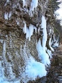 Naturdenkmal Tuff-Steilhang mit Eiszapfen behangen!