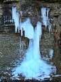 Naturdenkmal Tuff-Steilhang mit Eiszapfen behangen!