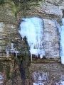 Naturdenkmal Tuff-Steilhang mit Eiszapfen behangen!