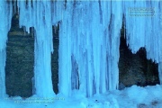 Naturdenkmal Tuff-Steilhang mit Eiszapfen behangen!