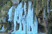 Naturdenkmal Tuff-Steilhang mit Eiszapfen behangen!